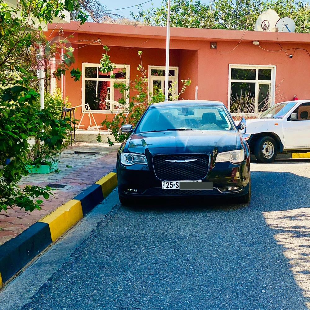 کرایسلەر 300